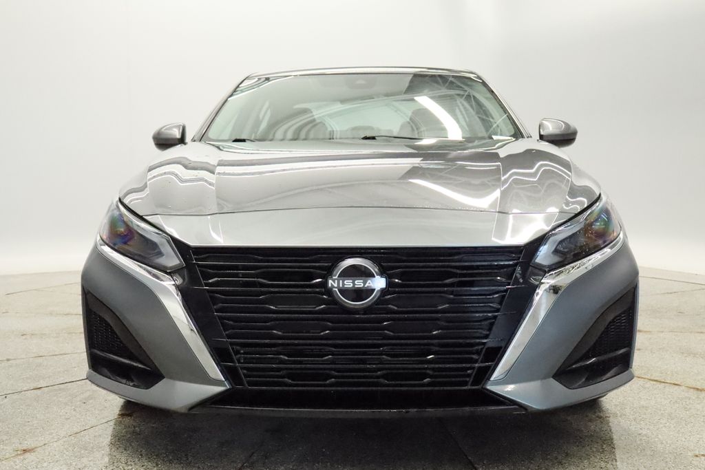 Thumbnail: 2023 Nissan Altima - 12