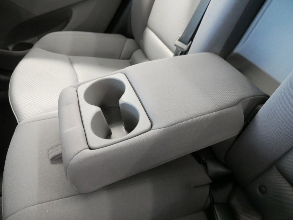 Thumbnail: 2013 Hyundai Elantra - 23