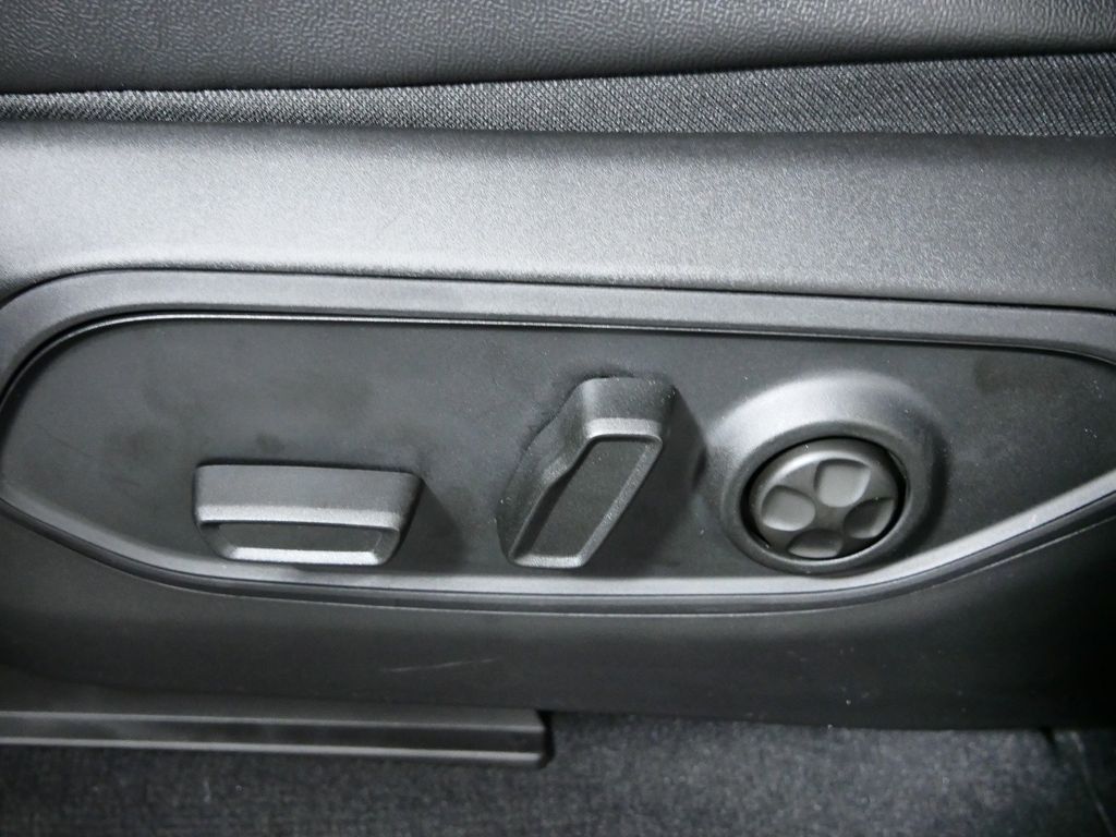 Thumbnail: 2024 Jeep Grand Cherokee - 38