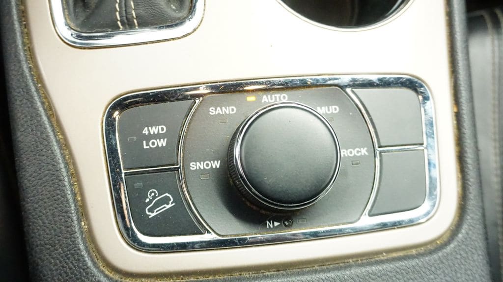 Thumbnail: 2017 Jeep Grand Cherokee - 32