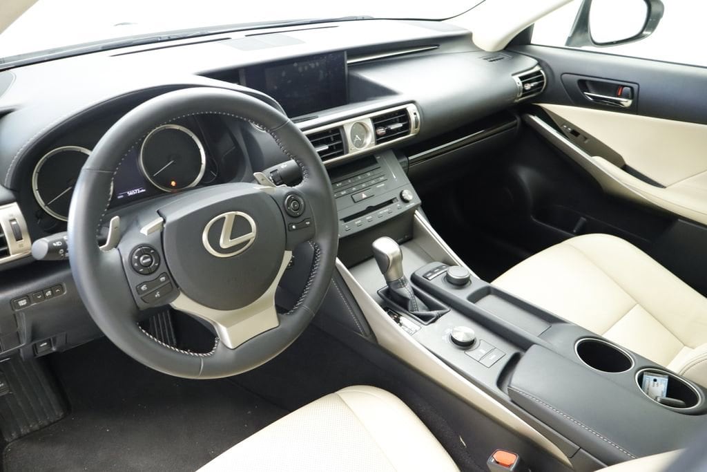 Thumbnail: 2015 Lexus IS - 23