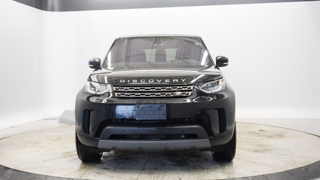 Thumbnail: 2020 Land Rover Discovery - 10