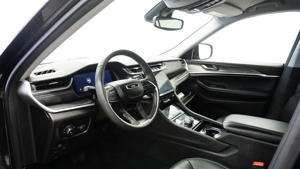 Thumbnail: 2023 Jeep Grand Cherokee L - 27