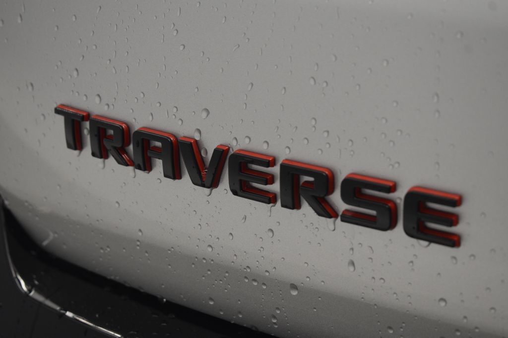 Thumbnail: 2018 Chevrolet Traverse - 17