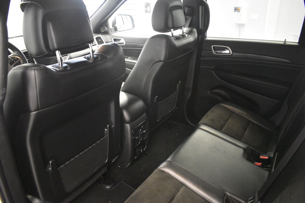 Thumbnail: 2021 Jeep Grand Cherokee - 24