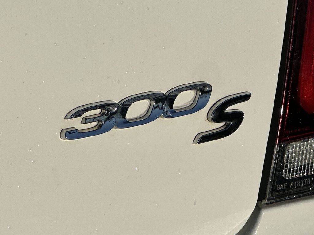 Thumbnail: 2016 Chrysler 300 - 29