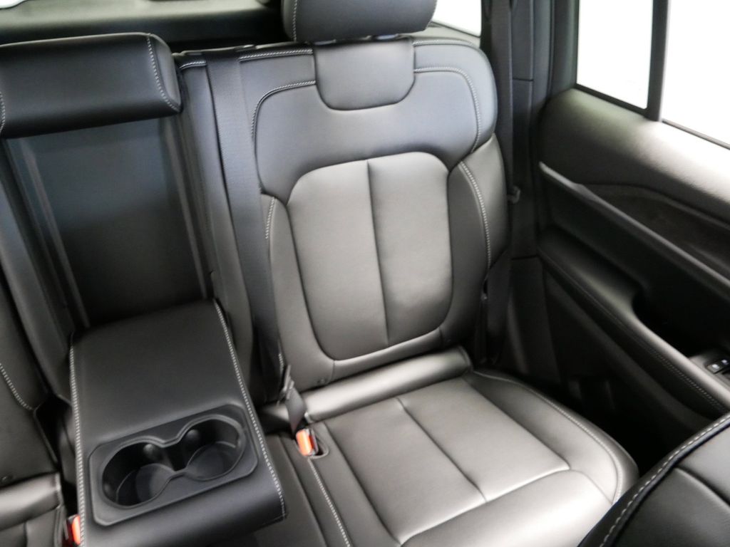 Thumbnail: 2025 Jeep Grand Cherokee - 22