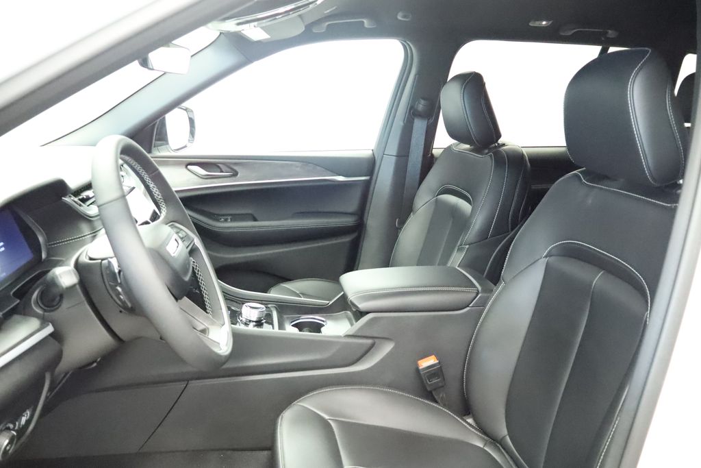 Thumbnail: 2025 Jeep Grand Cherokee - 29