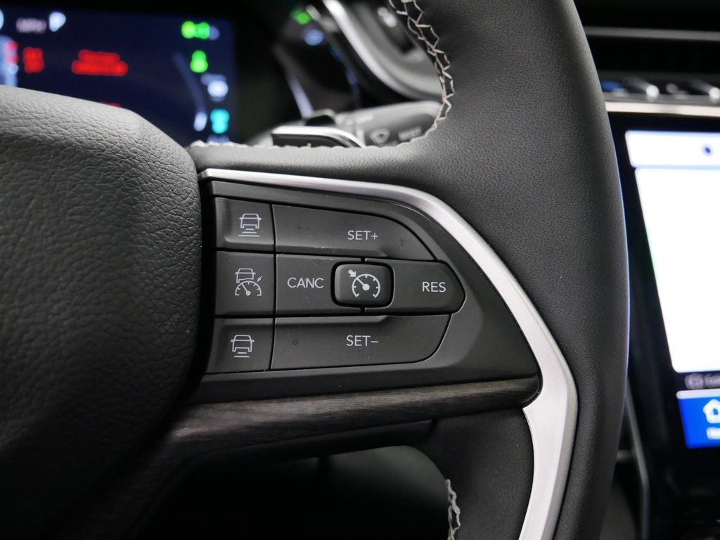 Thumbnail: 2024 Jeep Grand Cherokee - 31