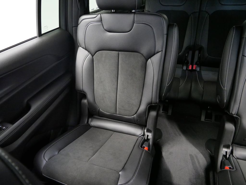 Thumbnail: 2025 Jeep Grand Cherokee L - 21