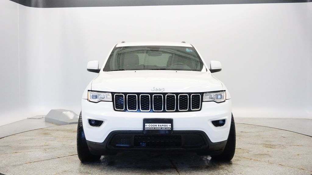 Thumbnail: 2017 Jeep Grand Cherokee - 11