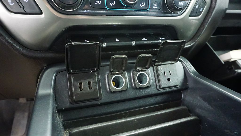 Thumbnail: 2018 Chevrolet Silverado 1500 - 22