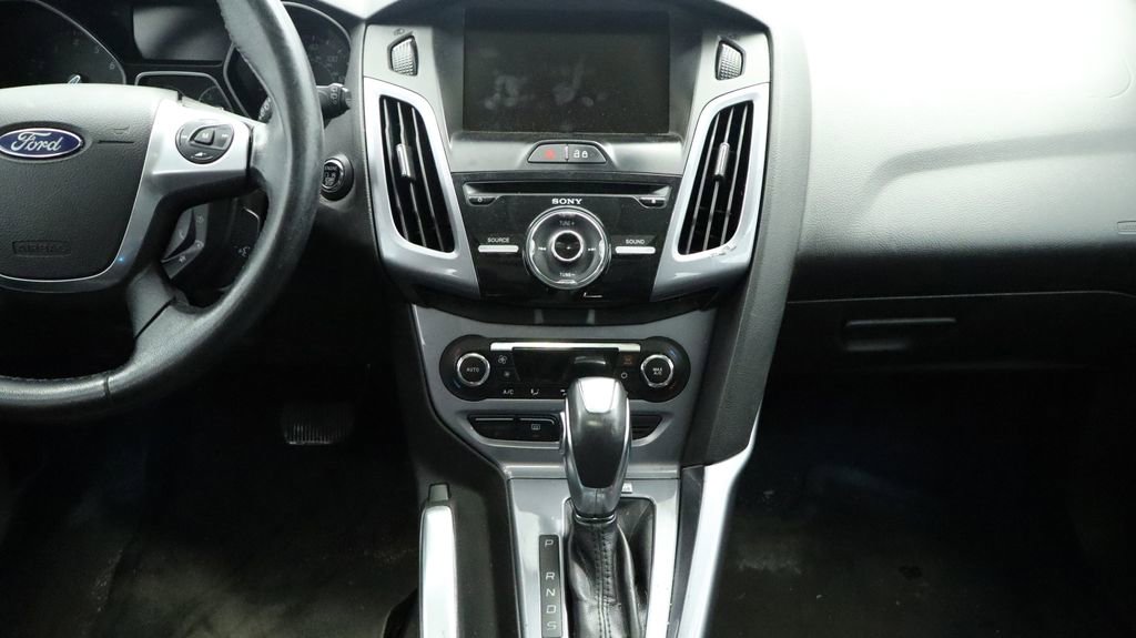 Thumbnail: 2013 Ford Focus - 22