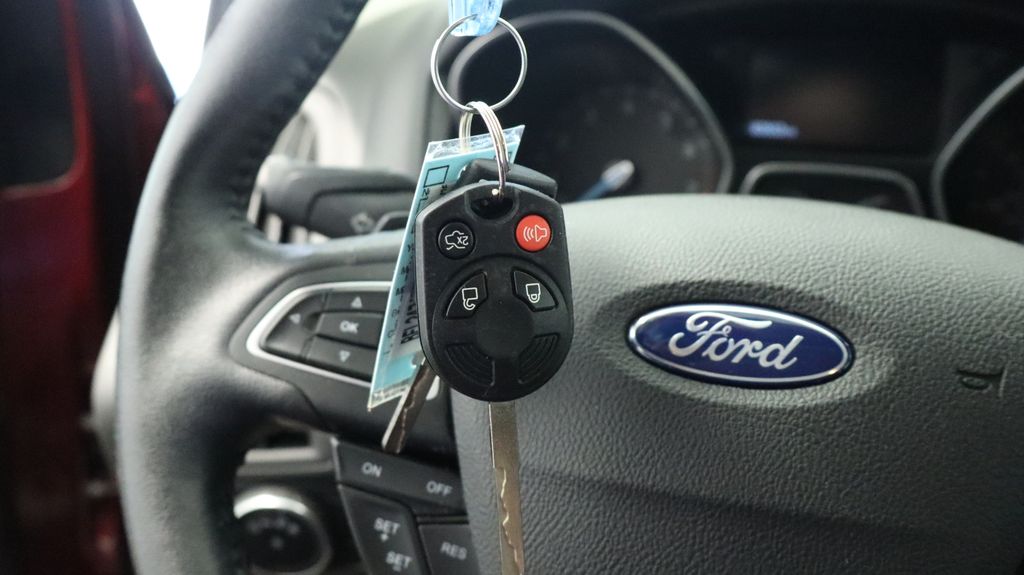 Thumbnail: 2015 Ford Focus - 33