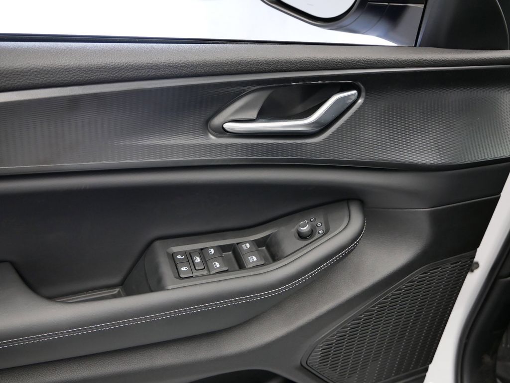 Thumbnail: 2025 Jeep Grand Cherokee - 6