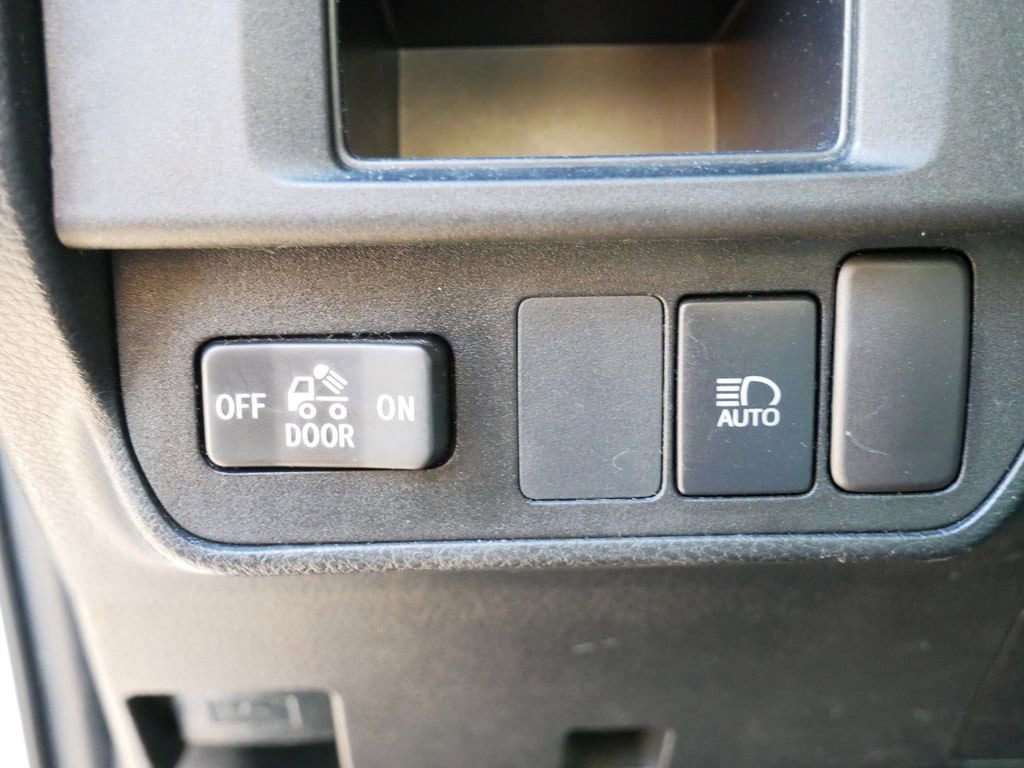 Thumbnail: 2019 Toyota Tacoma - 33