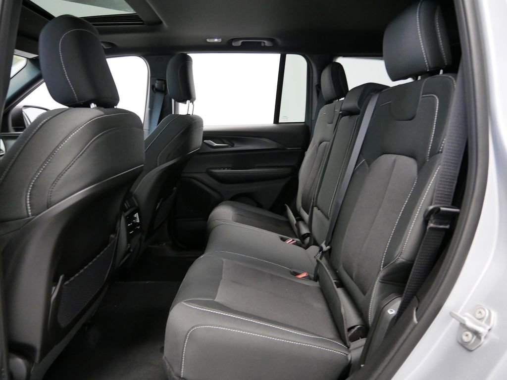 Thumbnail: 2025 Jeep Grand Cherokee - 10