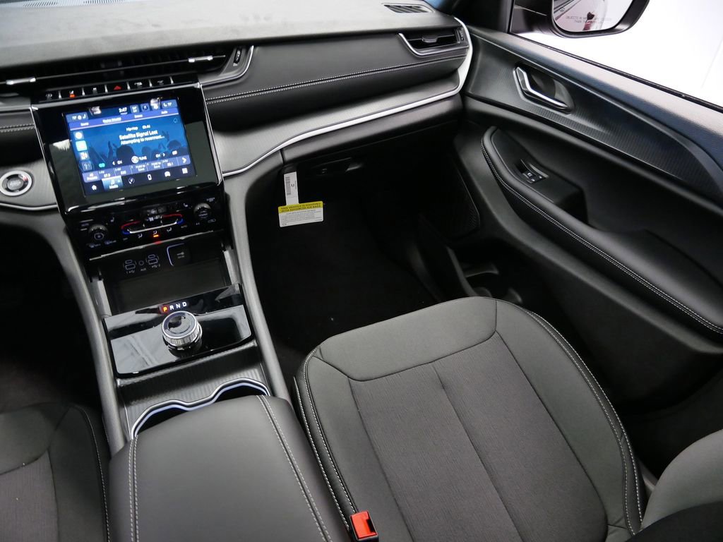 Thumbnail: 2025 Jeep Grand Cherokee - 19