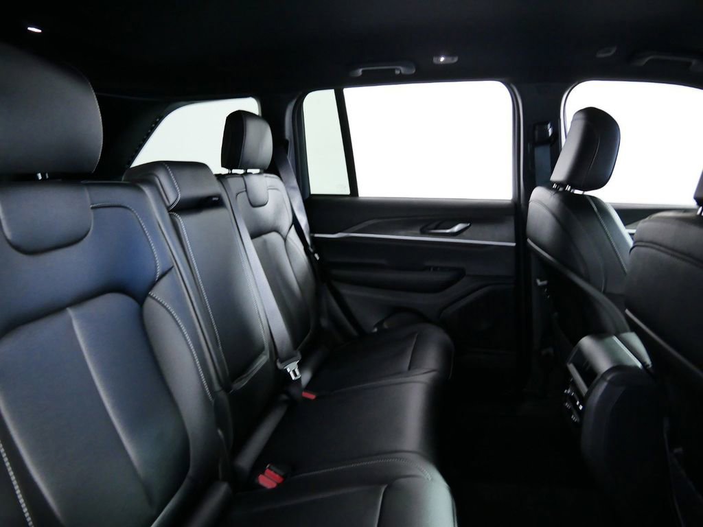 Thumbnail: 2025 Jeep Grand Cherokee - 26