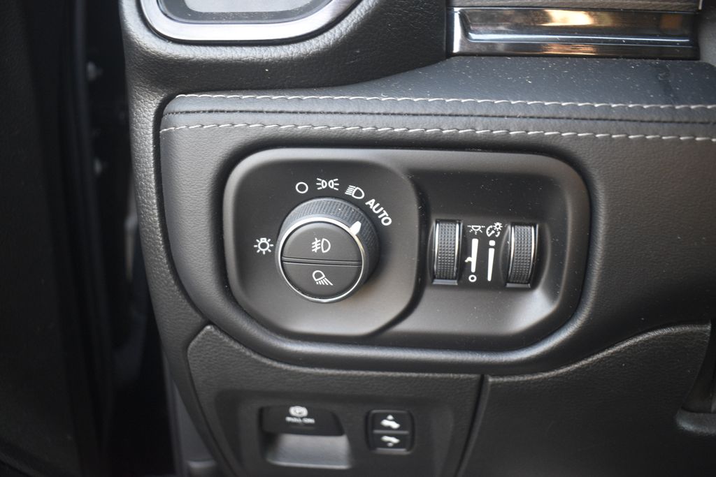 Thumbnail: 2023 RAM 1500 - 19