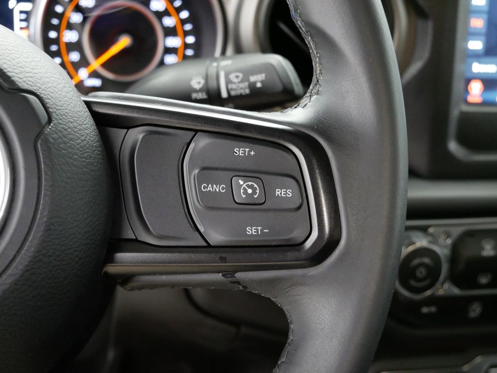 Thumbnail: 2019 Jeep Wrangler - 14