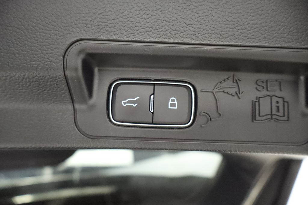 Thumbnail: 2023 Ford Explorer - 22