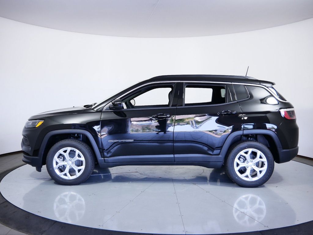 Thumbnail: 2024 Jeep Compass - 14