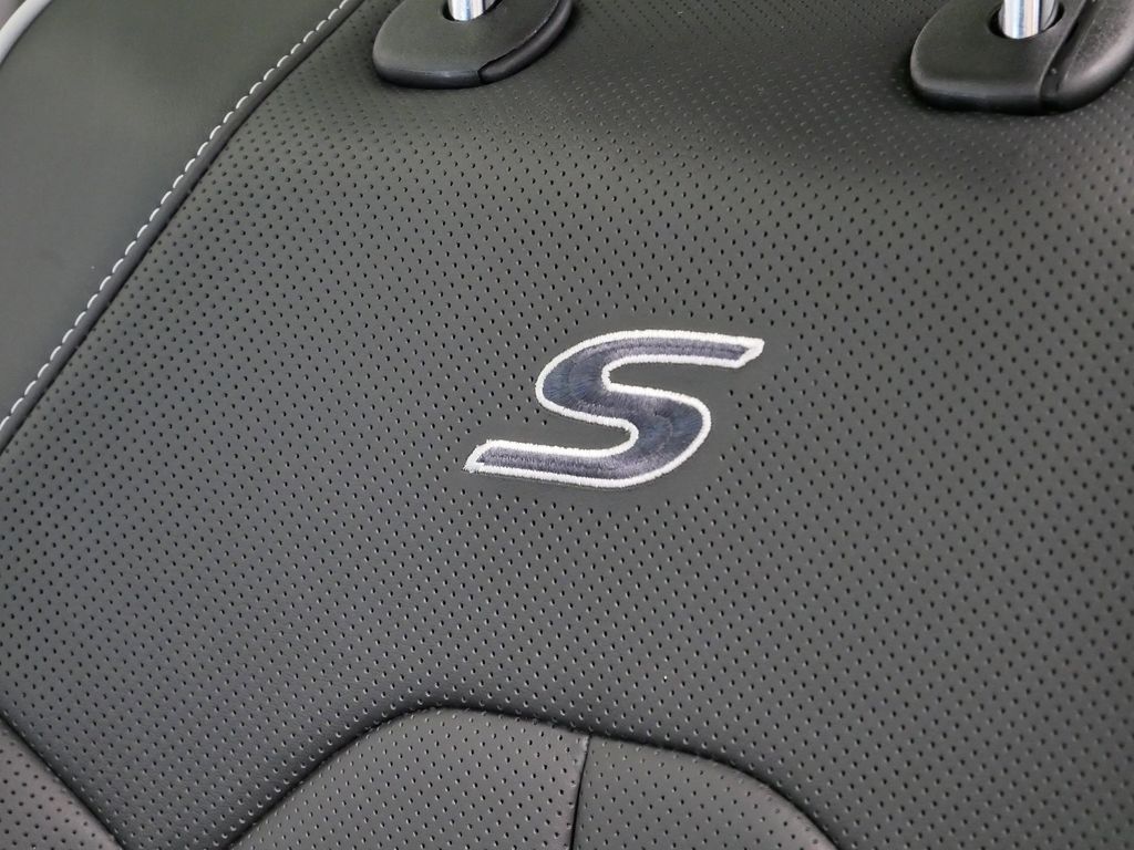 Thumbnail: 2026 Chrysler Pacifica - 6