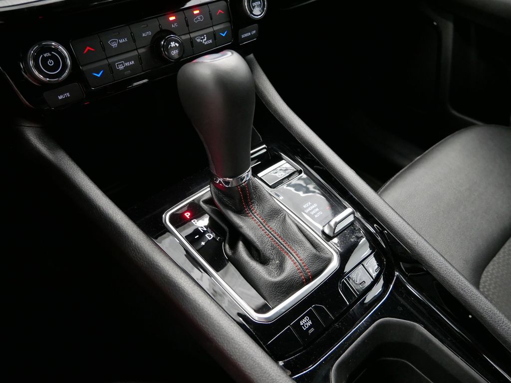 Thumbnail: 2024 Jeep Compass - 37