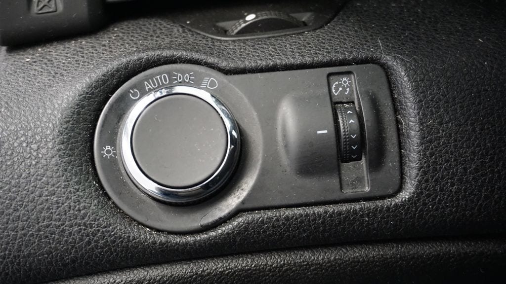 Thumbnail: 2014 Chevrolet Malibu - 36