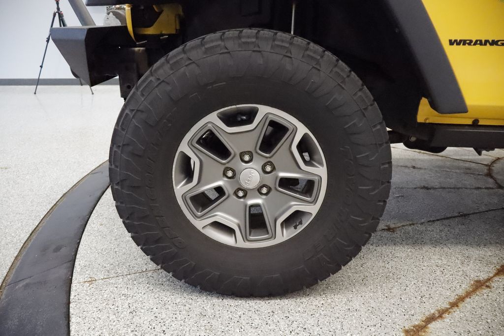 Thumbnail: 2015 Jeep Wrangler - 6