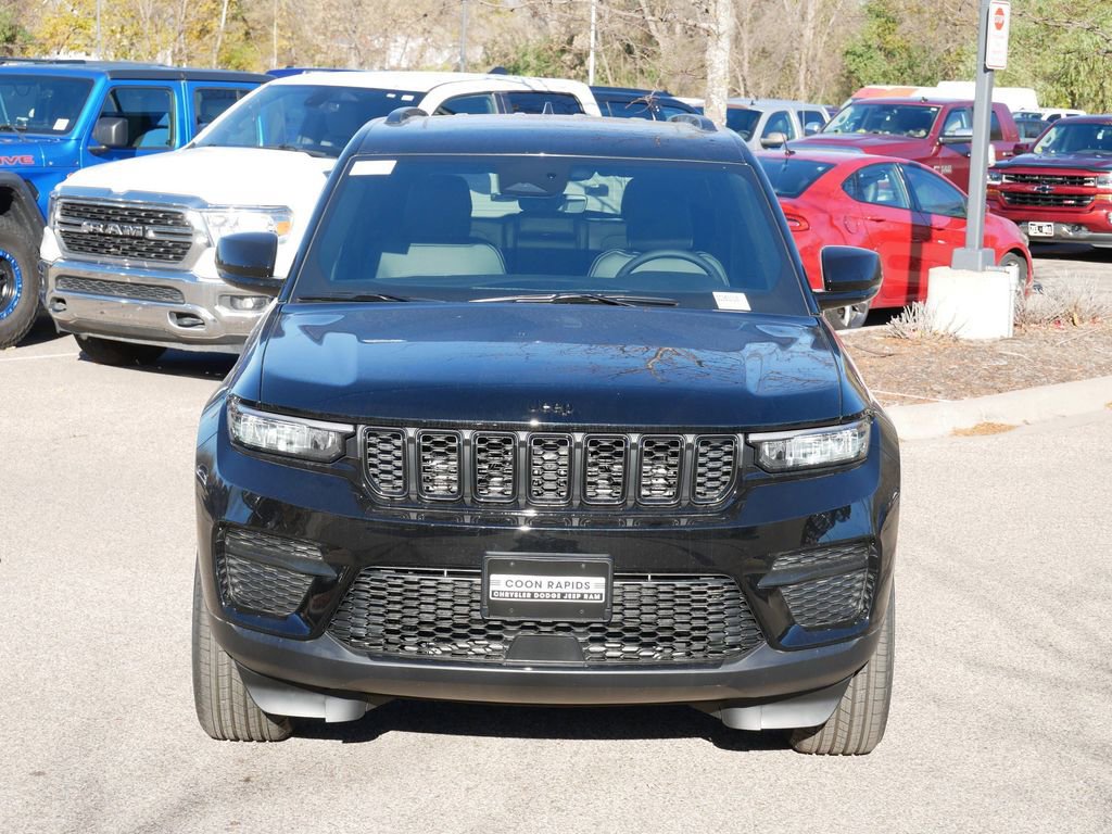 Thumbnail: 2025 Jeep Grand Cherokee - 17