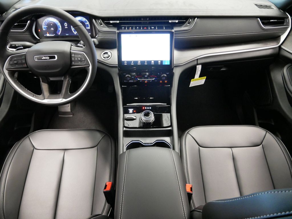 Thumbnail: 2025 Jeep Grand Cherokee - 17