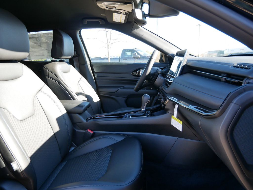 Thumbnail: 2026 Jeep Compass - 23