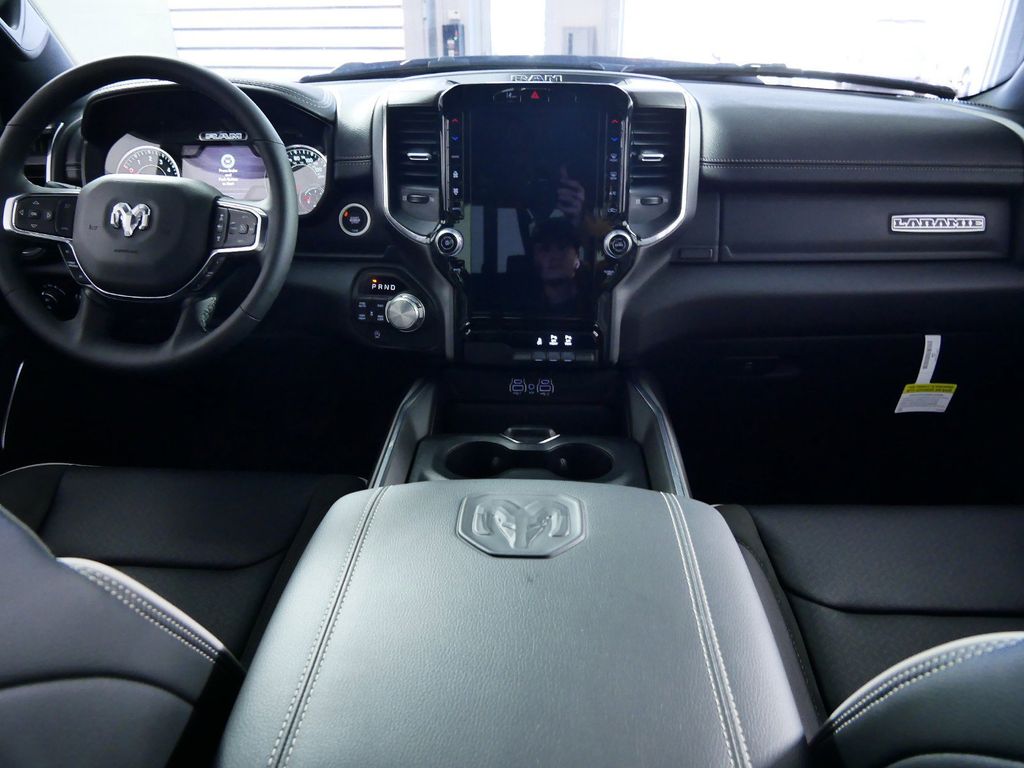 Thumbnail: 2025 RAM 1500 - 6