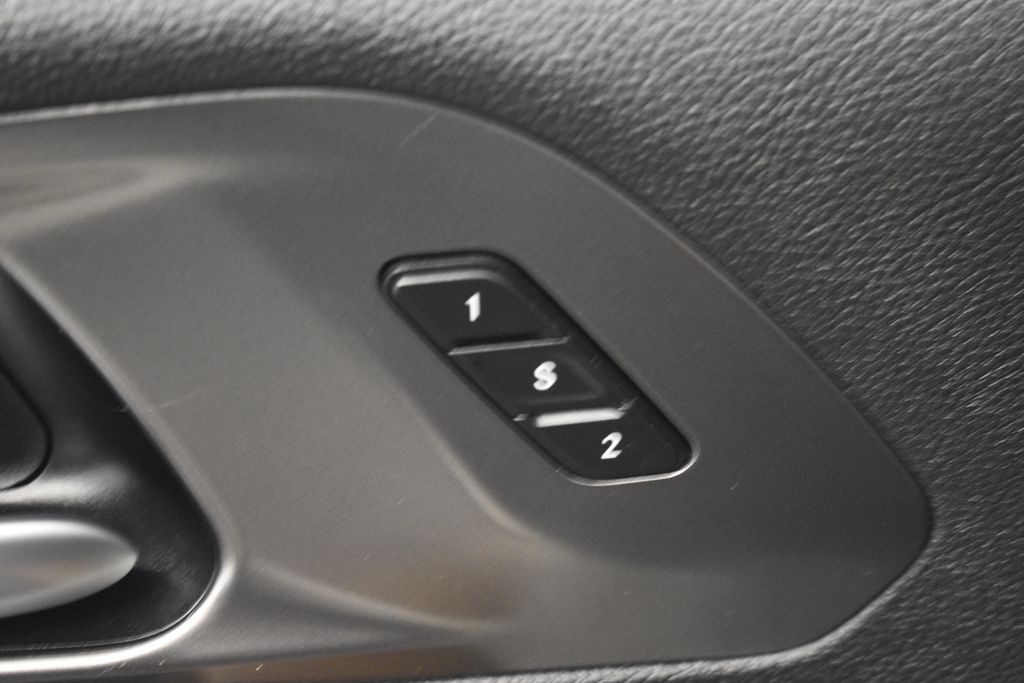 Thumbnail: 2017 Chrysler Pacifica - 34