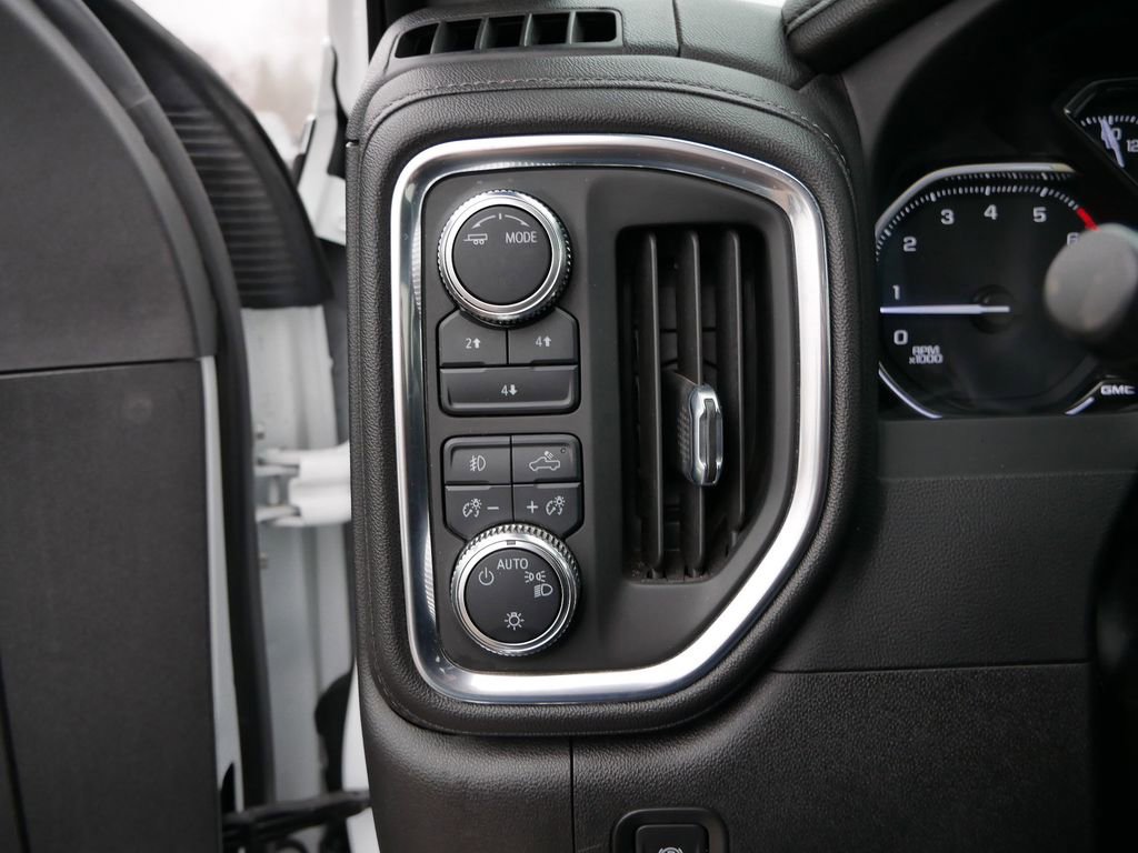 Thumbnail: 2022 GMC Sierra 3500 - 18