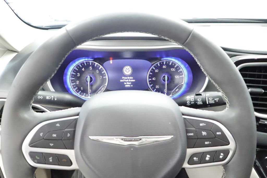 Thumbnail: 2023 Chrysler Pacifica - 30