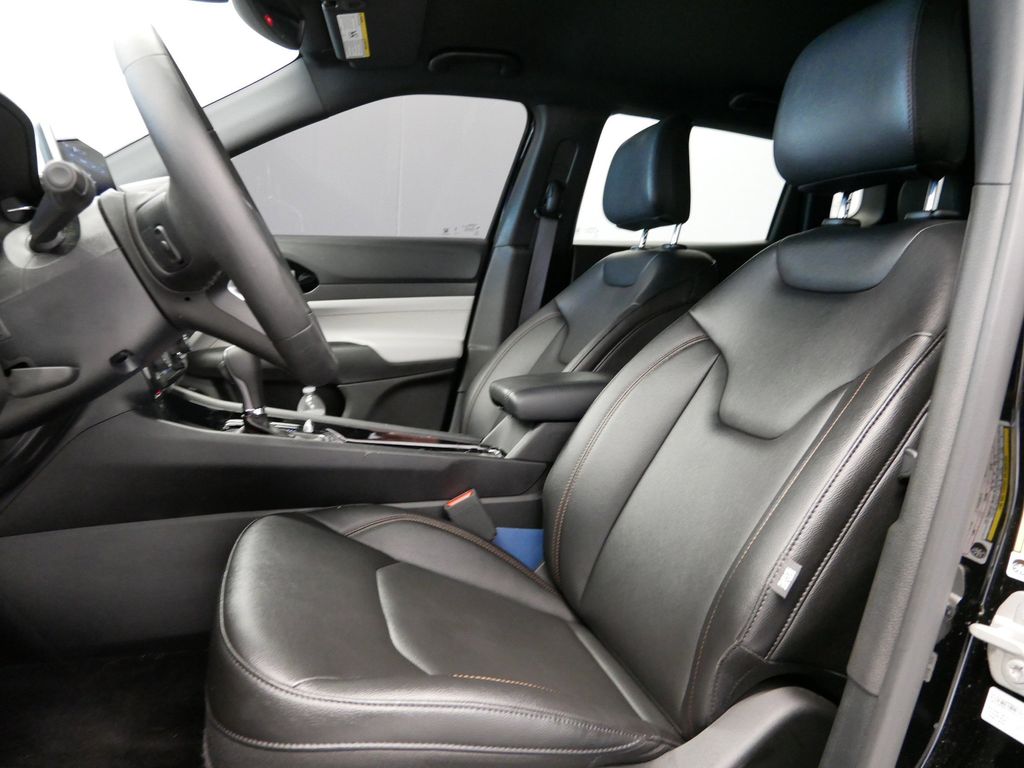 Thumbnail: 2024 Jeep Compass - 24