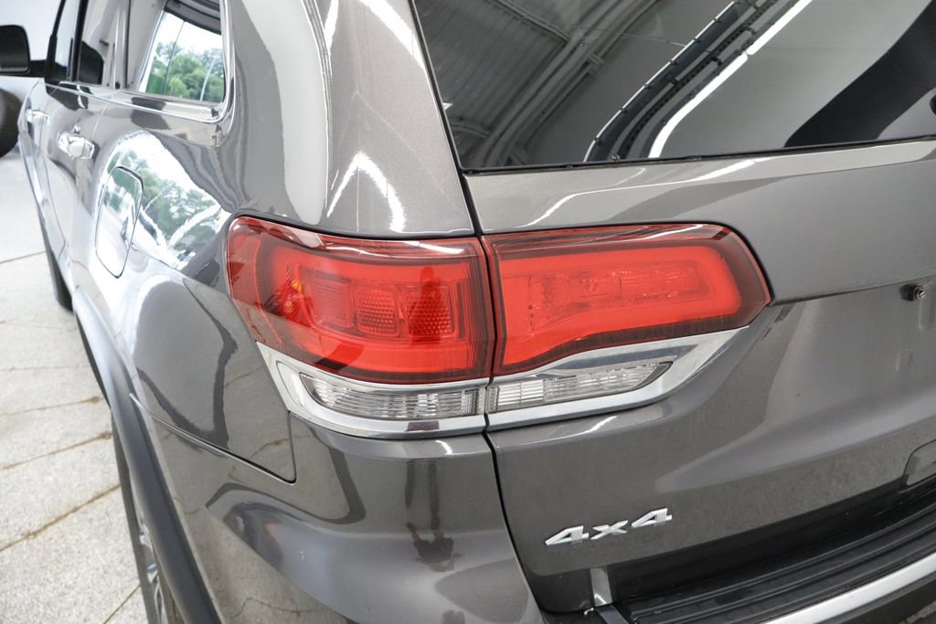 Thumbnail: 2020 Jeep Grand Cherokee - 20