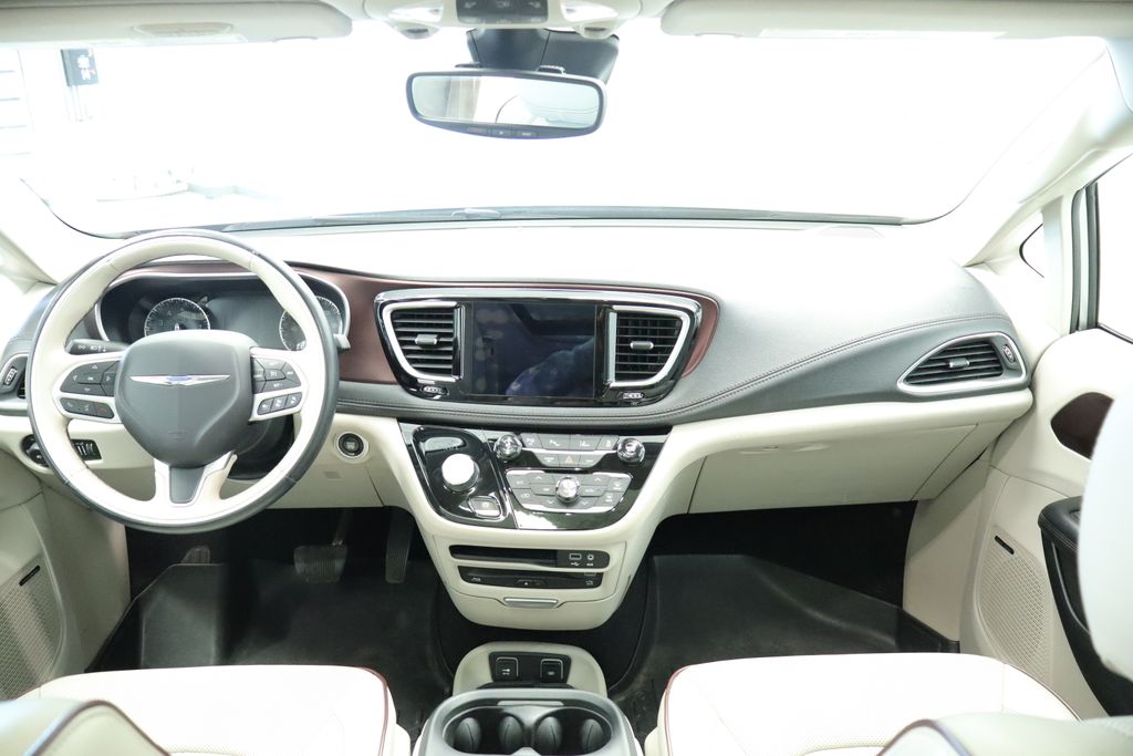 Thumbnail: 2017 Chrysler Pacifica - 22