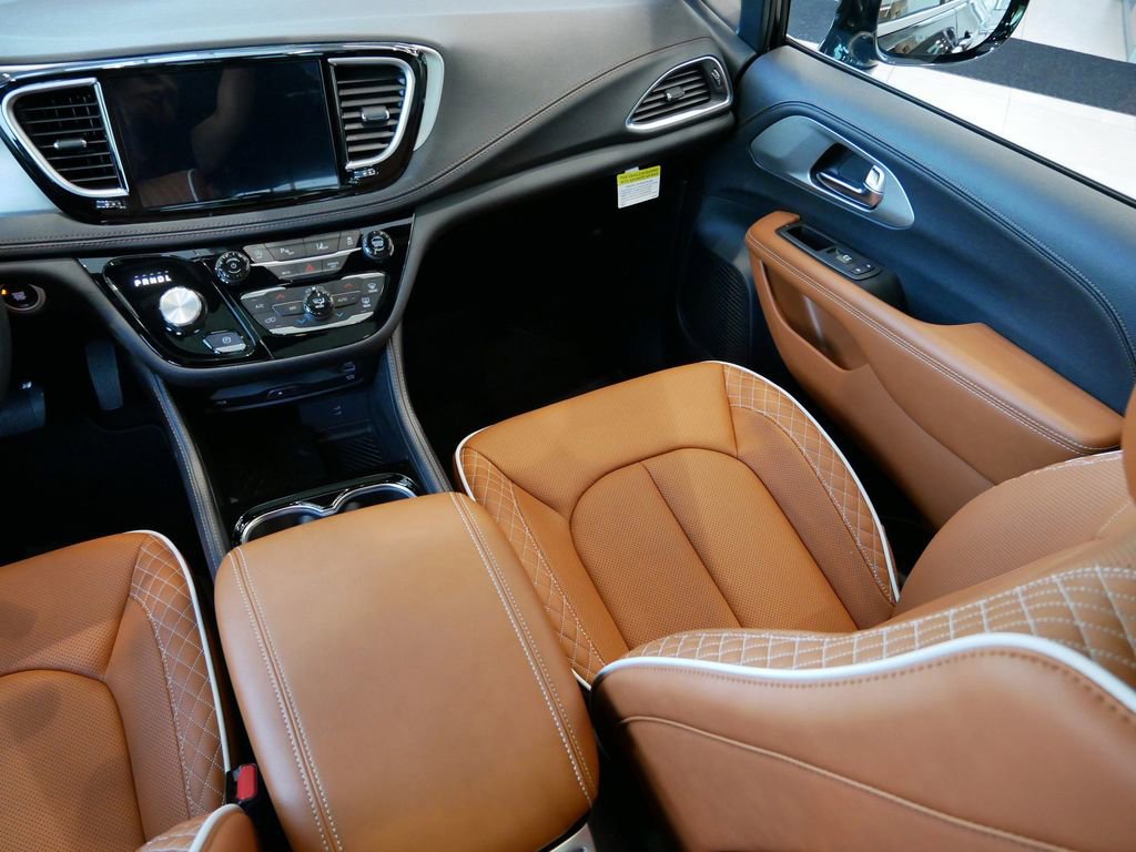 Thumbnail: 2026 Chrysler Pacifica - 29