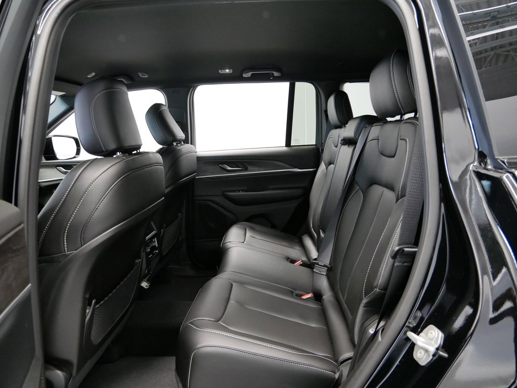 Thumbnail: 2025 Jeep Grand Cherokee - 8