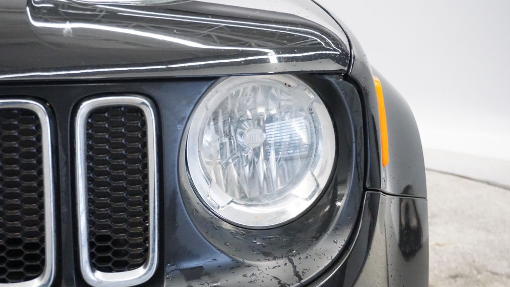 Thumbnail: 2017 Jeep Renegade - 13