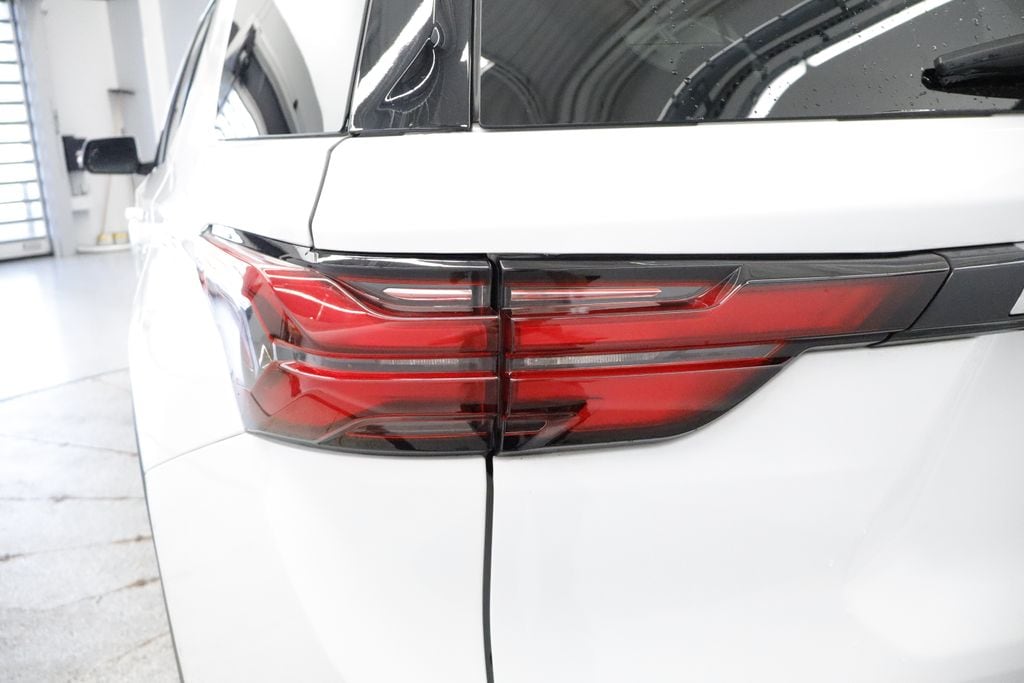 Thumbnail: 2022 Chevrolet Traverse - 17
