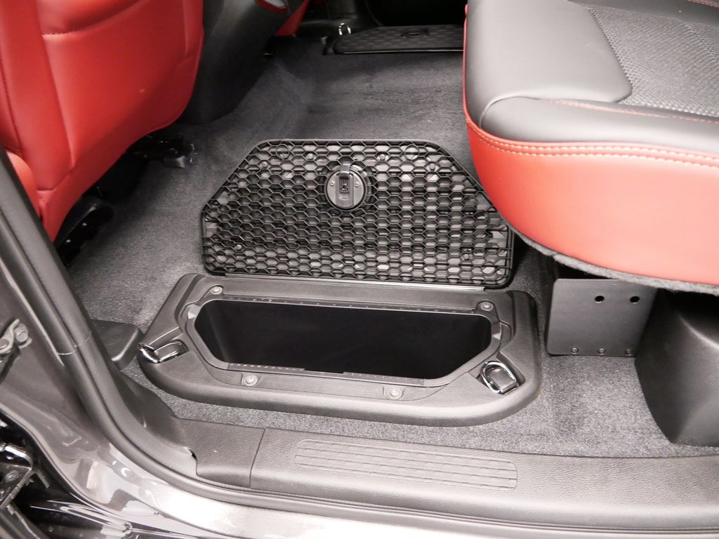 Thumbnail: 2026 RAM 1500 - 10