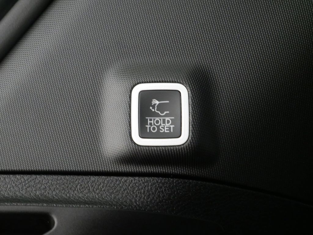 Thumbnail: 2025 Jeep Grand Cherokee - 14