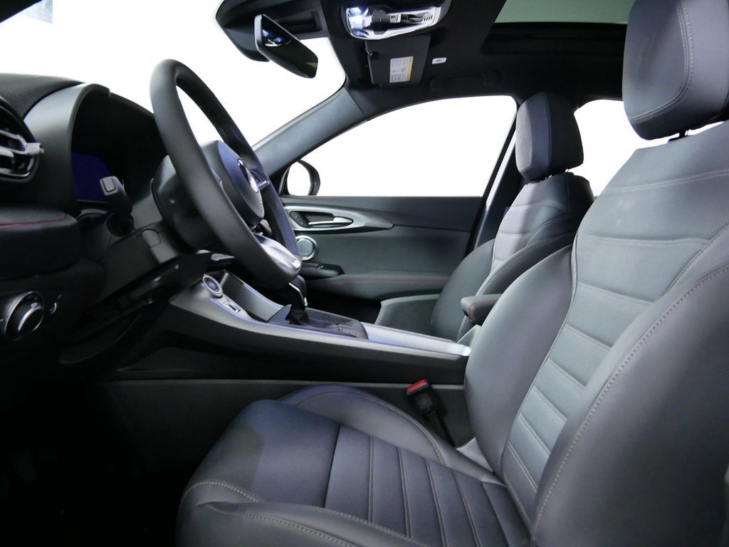 Thumbnail: 2024 Dodge Hornet - 34