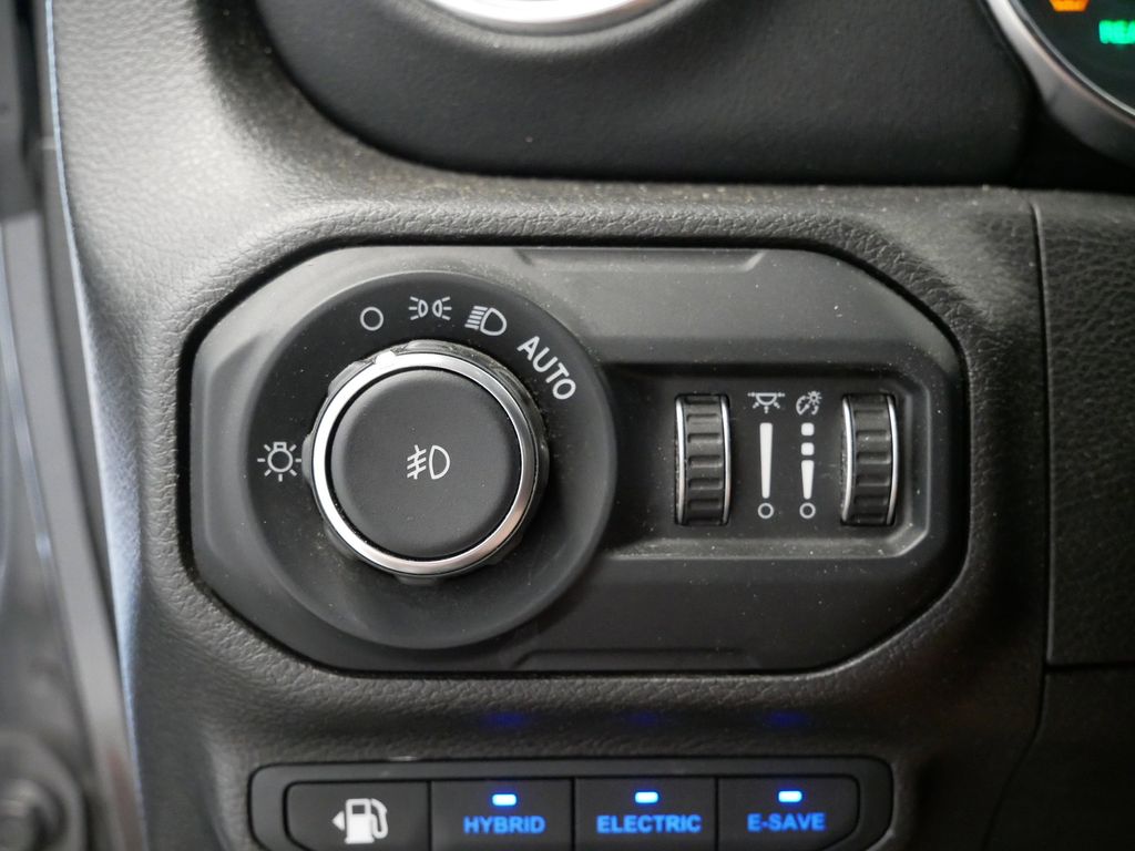 Thumbnail: 2022 Jeep Wrangler - 23