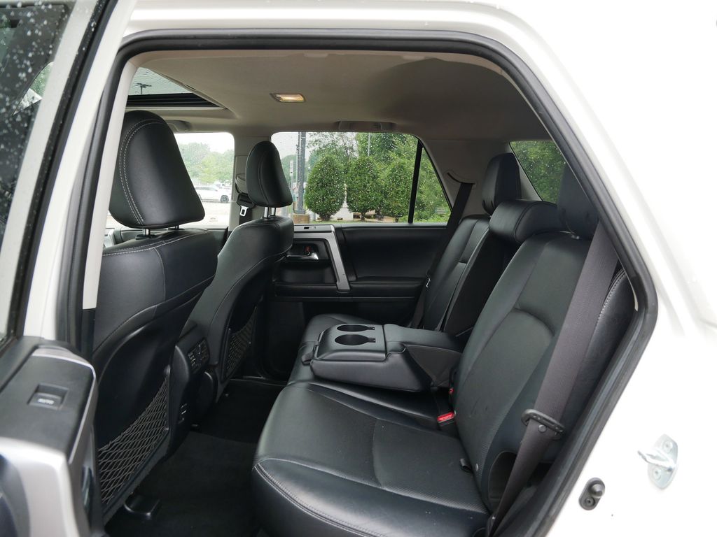 Thumbnail: 2019 Toyota 4Runner - 18